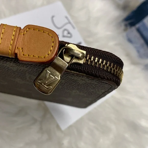 🤩TRAVEL ORGANIZER MONGRAM WALLET🤩 - Picture 2 of 16